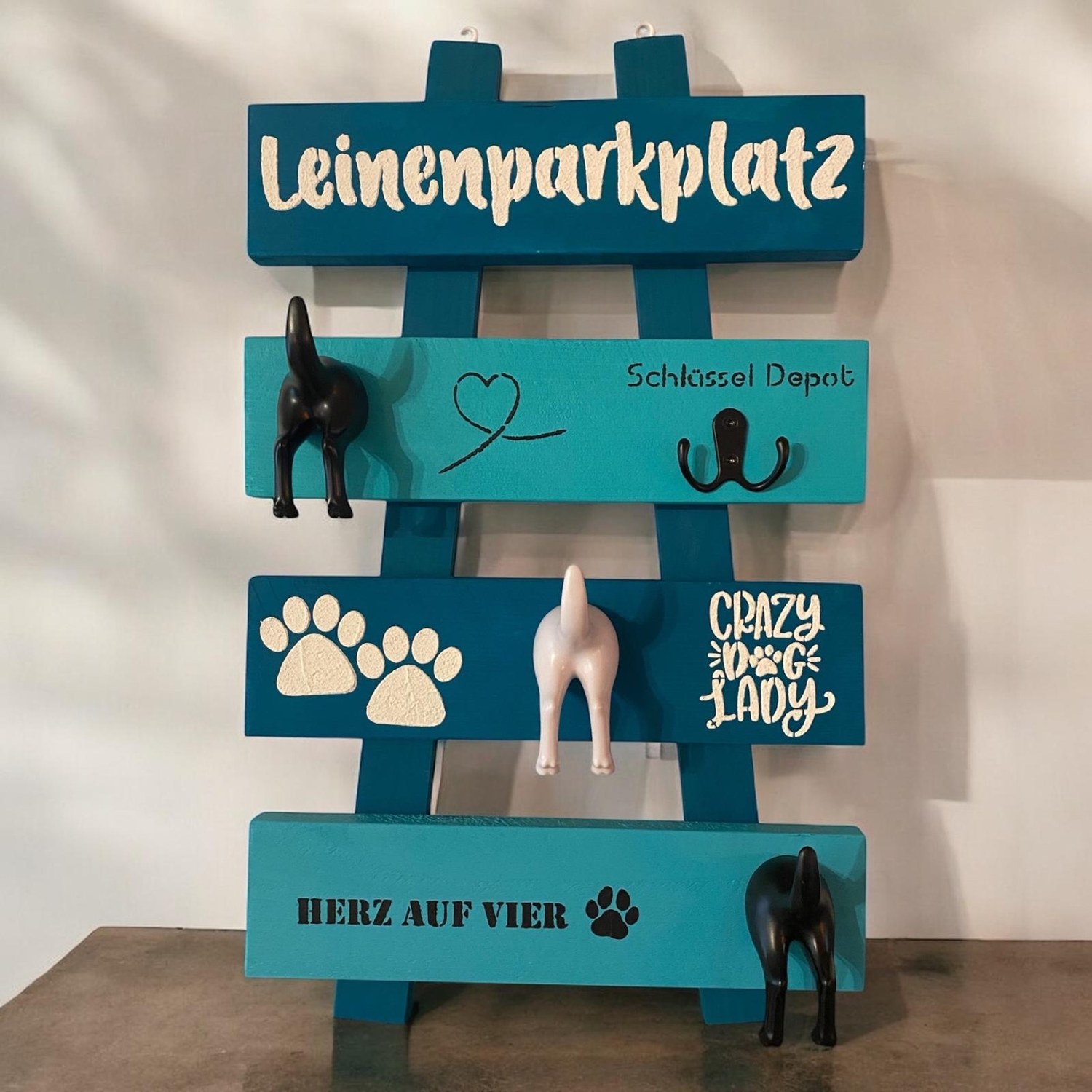 Personalisierte Leinengarderobe von Pfötli